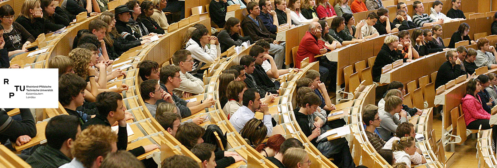 Studierende im Audimax der TU Kaiserslautern